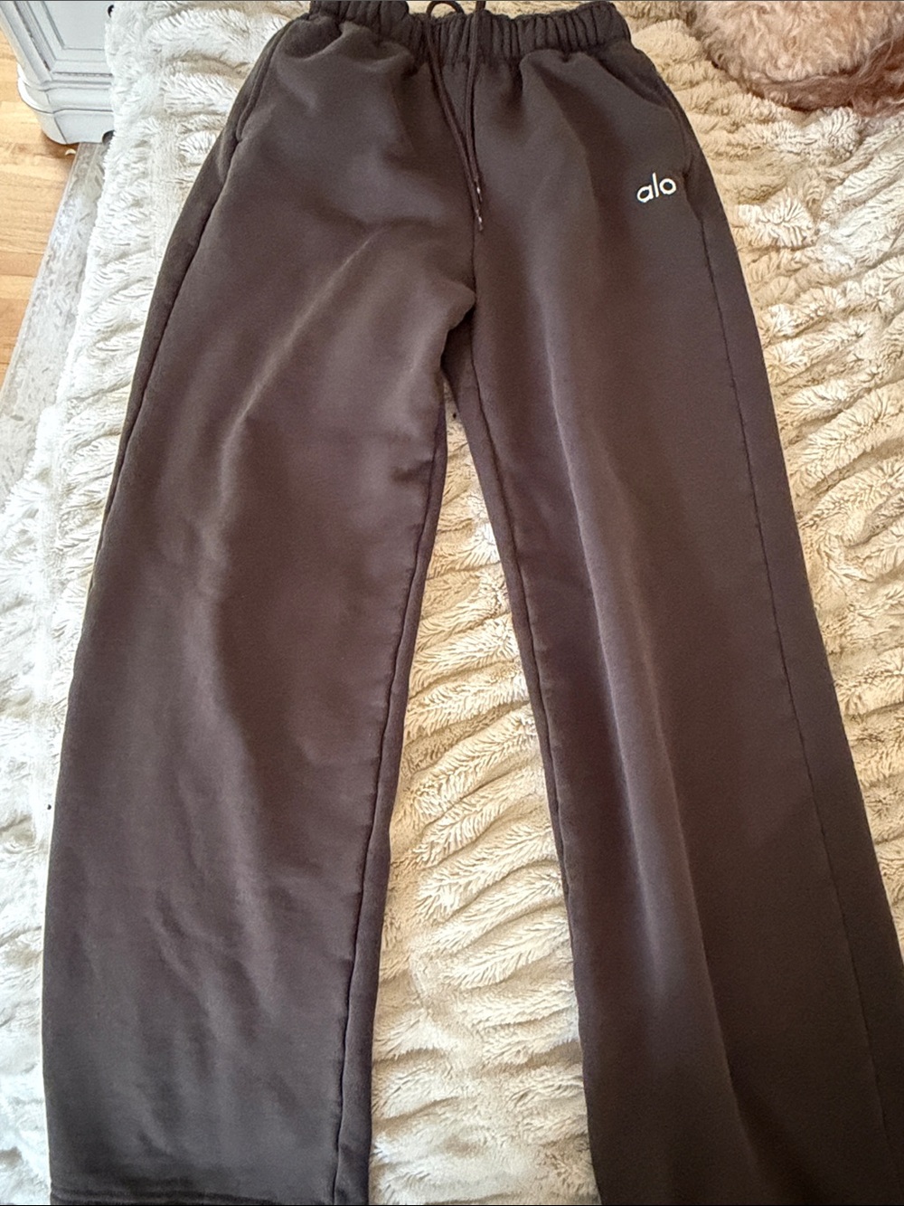 ALO women’s fleece lined sweats